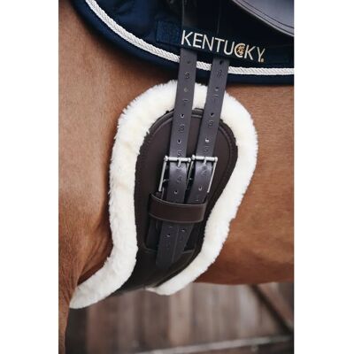 Kentucky Horsewear Kurzgurt Fellimitat anatomisch Elastik 70 braun Kentucky Horsewear Kurzgurt Fellimitat anatomisch Elastik 70 braun