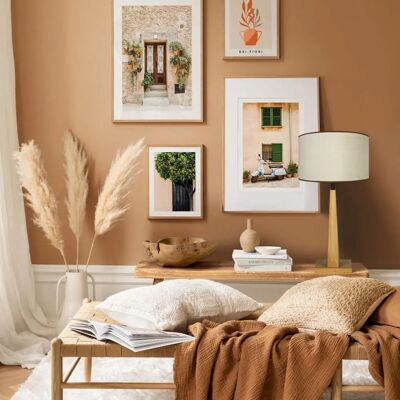 Lampe de Table NIDRA en Bois - Forme Pyramidale, Abat-Jour en Tissu - Intérieur - Publicité Lampe de Table NIDRA en Bois - Forme Pyramidale, Abat-Jour en Tissu - Intérieur - Publicité