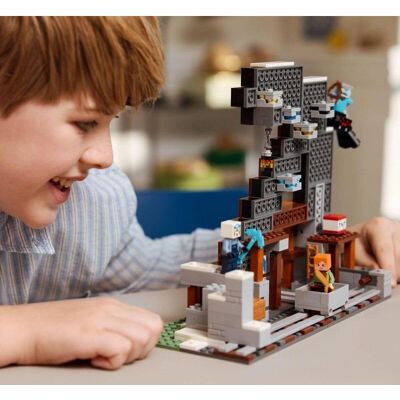 LEGO 21277 - Δημιουργικό σετ κατασκευής για θαυμαστές του Minecraft LEGO 21277 - Δημιουργικό σετ κατασκευής για θαυμαστές του Minecraft