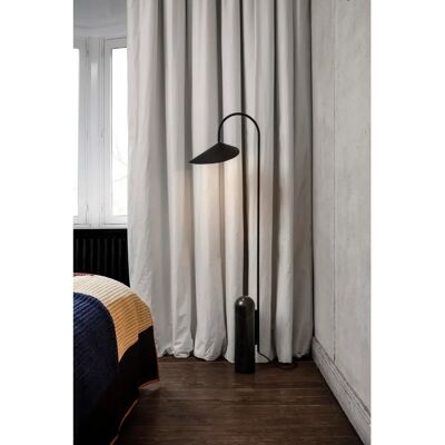 Ferm Living - Lampe Arum - Noir - Base en marbre - Designer Trine Andersen - Publicité Ferm Living - Lampe Arum - Noir - Base en marbre - Designer Trine Andersen - Publicité