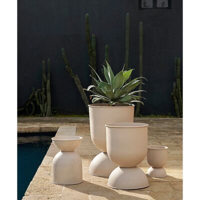 Ferm Living - Pot de fleurs Hourglass, Ø 40 cm - Reversible - Publicité Ferm Living - Pot de fleurs Hourglass, Ø 40 cm - Reversible - Publicité
