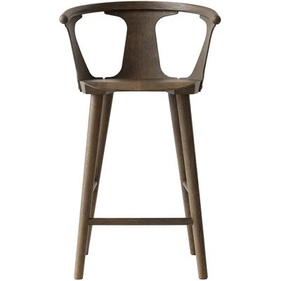 Tabouret haut In Between &Tradition - Chêne Fumé - Publicité Tabouret haut In Between &Tradition - Chêne Fumé - Publicité