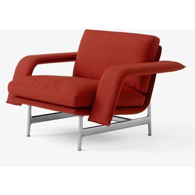 &Tradition - Fauteuil Meantime AV29 en Rouge - Publicité &Tradition - Fauteuil Meantime AV29 en Rouge - Publicité