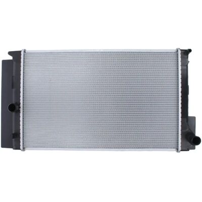Radiatore Toyota Nissens - Alluminio, Con Raffreddatore Olio Integrato - Compatibile con Auris, Avensis, Corolla Verso Radiatore Toyota Nissens - Alluminio, Con Raffreddatore Olio Integrato - Compatibile con Auris, Avensis, Corolla Verso