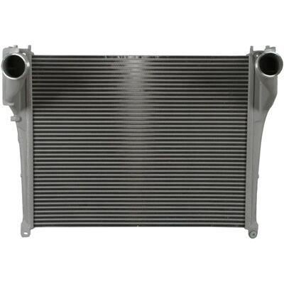 NISSENS 97081 Intercooler - Pour Mercedes-Benz NISSENS 97081 Intercooler - Pour Mercedes-Benz