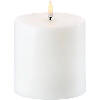 Piffany Copenhagen Uyuni - Bougie LED sur Pilier - Blanc Nordique - 10,1 x 10,1 cm - Publicité Piffany Copenhagen Uyuni - Bougie LED sur Pilier - Blanc Nordique - 10,1 x 10,1 cm - Publicité