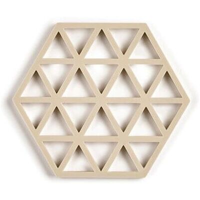 Sottopentola in silicone Triangle di Zone Denmark - 16x14cm - Resistente al calore Sottopentola in silicone Triangle di Zone Denmark - 16x14cm - Resistente al calore