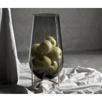 Audo Copenhagen Vase - Håndlaget blåst glass, Messingstativ, 28cm Audo Copenhagen Vase - Håndlaget blåst glass, Messingstativ, 28cm
