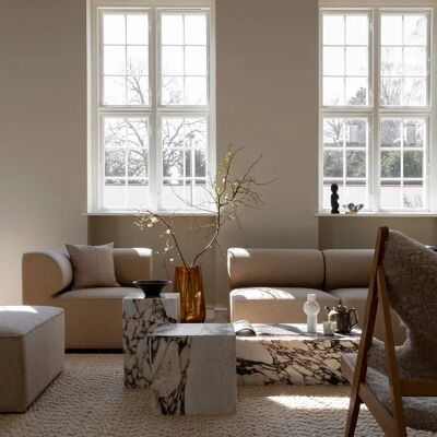 Audo Copenhagen Hoher Marmor Sockel - Elegante Naturanzeige Audo Copenhagen Hoher Marmor Sockel - Elegante Naturanzeige