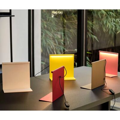 Lampada da tavolo HAY LBM - LED regolabile, Design moderno Lampada da tavolo HAY LBM - LED regolabile, Design moderno