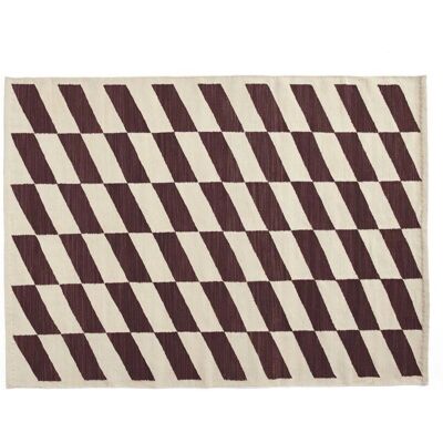HAY Shift Kelim Rug 140x200 - Burgundy - Publicité HAY Shift Kelim Rug 140x200 - Burgundy - Publicité