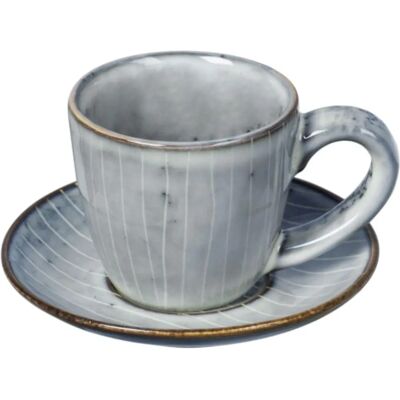 Tasse à espresso Nordic Sea avec soucoupe de Broste Copenhagen - Publicité Tasse à espresso Nordic Sea avec soucoupe de Broste Copenhagen - Publicité