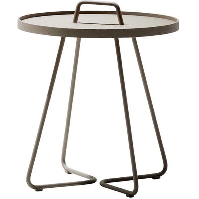 Table d'appoint Cane-line On-the-move, extérieur, Ø 44 x H 54 cm, taupe - Publicité Table d'appoint Cane-line On-the-move, extérieur, Ø 44 x H 54 cm, taupe - Publicité