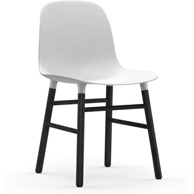Normann Copenhagen Modello Form Sedia - Gambe in Legno - Design Scandinavo Normann Copenhagen Modello Form Sedia - Gambe in Legno - Design Scandinavo