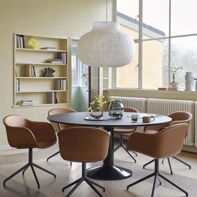 Tavolo rotondo Midst Muuto - 160cm in legno di quercia massello - Design Scandinavo Tavolo rotondo Midst Muuto - 160cm in legno di quercia massello - Design Scandinavo