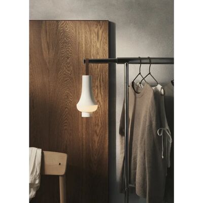 Louis Poulsen Tomoshi Portable - Brun - Polymère recyclé - Designer Nendo - Lampe de table - Publicité Louis Poulsen Tomoshi Portable - Brun - Polymère recyclé - Designer Nendo - Lampe de table - Publicité