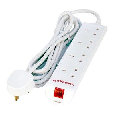 Microconnect MC-UKSURGESTRIP4-5M Forlengelseskabel - 4 uttak, 5 m, Overspenningsbeskyttelse Microconnect MC-UKSURGESTRIP4-5M Forlengelseskabel - 4 uttak, 5 m, Overspenningsbeskyttelse