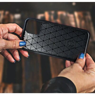 Coque Carbon Forcell pour iPhone 12/12 Pro - Noir - Publicité Coque Carbon Forcell pour iPhone 12/12 Pro - Noir - Publicité