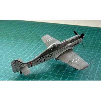 Maquette Fw-190D-9 Langnasen 1/72 MisterCraft - Publicité Maquette Fw-190D-9 Langnasen 1/72 MisterCraft - Publicité