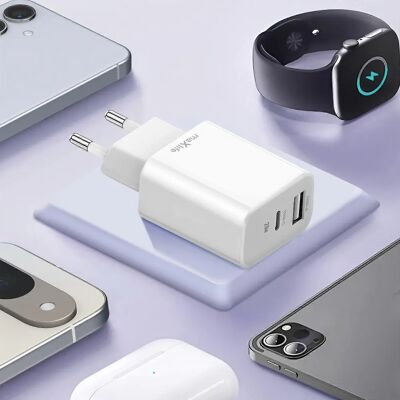 Maxlife MXTC-10-20AC PD QC Ladegerät 1x USB-C 1x USB 20W weiß - Netzteil Maxlife MXTC-10-20AC PD QC Ladegerät 1x USB-C 1x USB 20W weiß - Netzteil