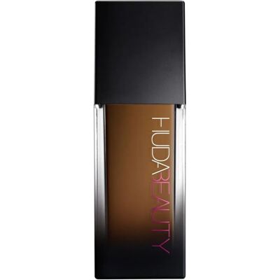 Huda Beauty Nutmeg Full Coverage Foundation - Matte & Luminous Finish Huda Beauty Nutmeg Full Coverage Foundation - Matte & Luminous Finish