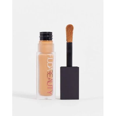 Correcteur Huda Beauty Fauxfilter Cotton Candy - Longue tenue, Fini Mat Correcteur Huda Beauty Fauxfilter Cotton Candy - Longue tenue, Fini Mat