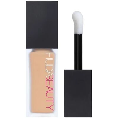 Huda Beauty Nougat Concealer - Mittlere bis volle Deckkraft - Mattes Finish Huda Beauty Nougat Concealer - Mittlere bis volle Deckkraft - Mattes Finish