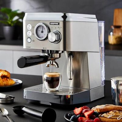 Geepas - Espresso Cappuccino Machine - 1.8L Tank - Milk Frother Geepas - Espresso Cappuccino Machine - 1.8L Tank - Milk Frother