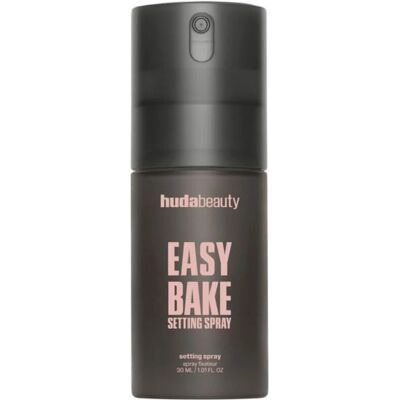 Huda Beauty Easy Bake Setting Spray - Lang anhaltender Make-up Fixierspray Huda Beauty Easy Bake Setting Spray - Lang anhaltender Make-up Fixierspray
