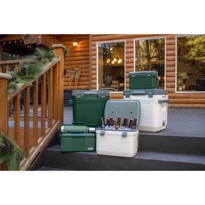 Stanley Adventure Vihreä Kylmälaukku - 15L Outdoor Cooler Stanley Adventure Vihreä Kylmälaukku - 15L Outdoor Cooler