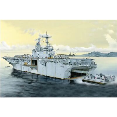 Hobby Boss USS Essex LHD-2 Bausatz - 1:700 - Schiffmodell Hobby Boss USS Essex LHD-2 Bausatz - 1:700 - Schiffmodell