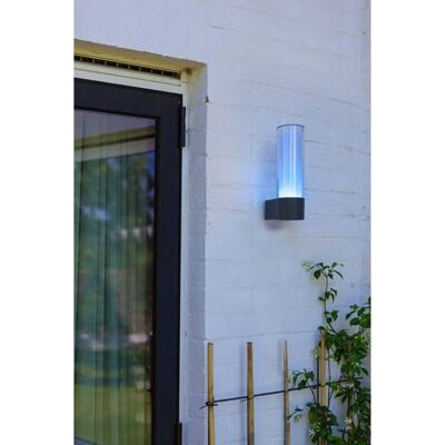 Luce da Parete Esterna Intelligente Lutec Dropa - RGB e Temperatura Bianca, IP44 Luce da Parete Esterna Intelligente Lutec Dropa - RGB e Temperatura Bianca, IP44