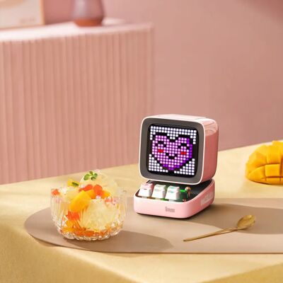 Divoom Dito Pro Rose - Enceinte Bluetooth portable avec art pixel Divoom Dito Pro Rose - Enceinte Bluetooth portable avec art pixel