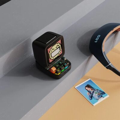 Divoom DitooPro Bluetooth-Lautsprecher - 8h Akku - Schwarz Divoom DitooPro Bluetooth-Lautsprecher - 8h Akku - Schwarz