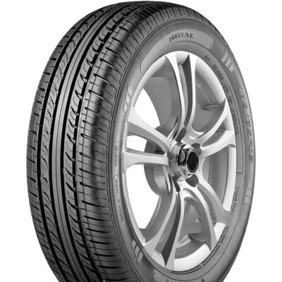 Pneumatici estivi Fortune FSR801 205/70 R15 96H per Fiat Ducato, Peugeot Boxer, Citroën Jumper Pneumatici estivi Fortune FSR801 205/70 R15 96H per Fiat Ducato, Peugeot Boxer, Citroën Jumper