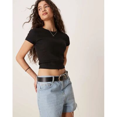 Gina Tricot - Top Basic Étroit - Noir - Hauts - Publicité Gina Tricot - Top Basic Étroit - Noir - Hauts - Publicité