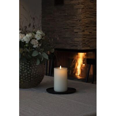 Konstsmide Beigefarbene LED-Kerze - Realistische 3D-Flamme, Timer, Fernbedienung Konstsmide Beigefarbene LED-Kerze - Realistische 3D-Flamme, Timer, Fernbedienung