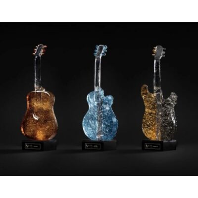 Kosta Boda Elvis Presley Gitarre - Limitierte Edition - Dekoratives Glasobjekt Kosta Boda Elvis Presley Gitarre - Limitierte Edition - Dekoratives Glasobjekt