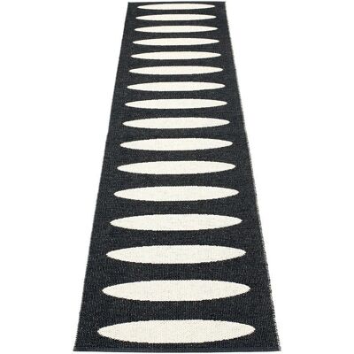 Pappelina Ella Outdoor-Teppich - Schwarz/Vanille - 70x300cm Pappelina Ella Outdoor-Teppich - Schwarz/Vanille - 70x300cm