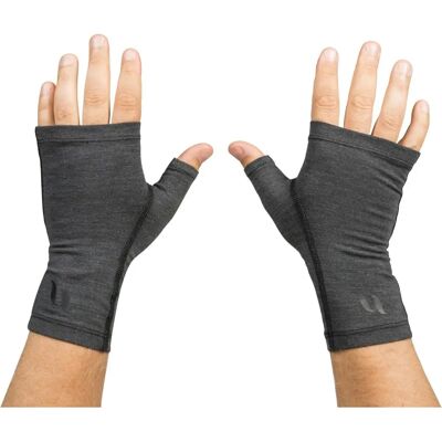 Gants Mixtes Mika Gris Back On Track - Publicité Gants Mixtes Mika Gris Back On Track - Publicité