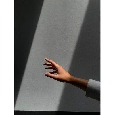 Venture Home - Reaching Hand Graue 50x70 Wandkunst Venture Home - Reaching Hand Graue 50x70 Wandkunst