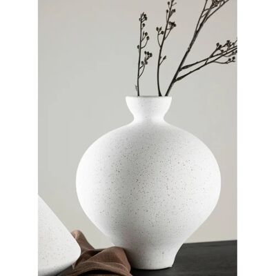Venture Home Rellis Vase blanc avec points noirs - Vase - Publicité Venture Home Rellis Vase blanc avec points noirs - Vase - Publicité
