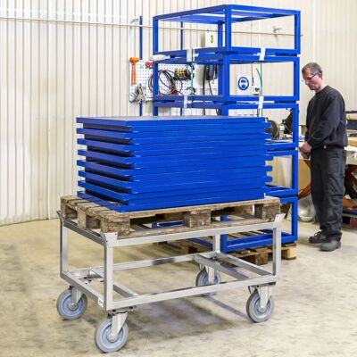 Kongamek Palettenwagen - 305mm alto, rosso, con freno, per pallet Euro Kongamek Palettenwagen - 305mm alto, rosso, con freno, per pallet Euro