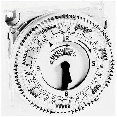 Siemens RVP200/210 Horloge analogique hebdomadaire - Affichage analogique - Publicité Siemens RVP200/210 Horloge analogique hebdomadaire - Affichage analogique - Publicité