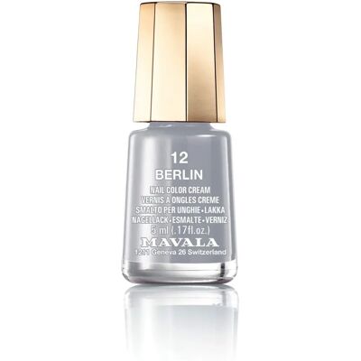 Vernis à Ongles Berlin - Jolie Brillance Durable - Publicité Vernis à Ongles Berlin - Jolie Brillance Durable - Publicité