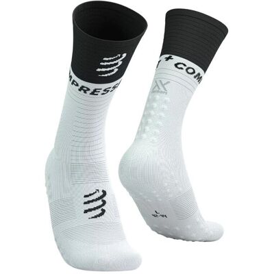 Chaussettes Compressport V2.0 - Soutien musculaire, respirantes, technologie d’impact - Publicité Chaussettes Compressport V2.0 - Soutien musculaire, respirantes, technologie d’impact - Publicité