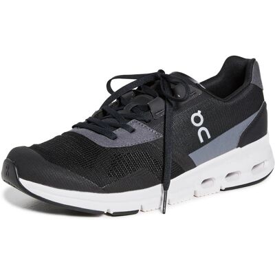 ON RUNNING Cloud 5 Baskets Noires et Blanches - Femmes - Publicité ON RUNNING Cloud 5 Baskets Noires et Blanches - Femmes - Publicité