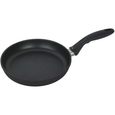 Swiss Diamond XD Classic Induction Paistinpannu 24cm - Kestävä, Kierrätetty alumiini Swiss Diamond XD Classic Induction Paistinpannu 24cm - Kestävä, Kierrätetty alumiini