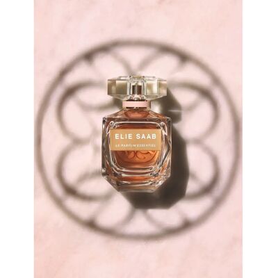 Elie Saab Le Parfum Essentiel Blumig Holzig Eau de Parfum 50ml für Damen Elie Saab Le Parfum Essentiel Blumig Holzig Eau de Parfum 50ml für Damen