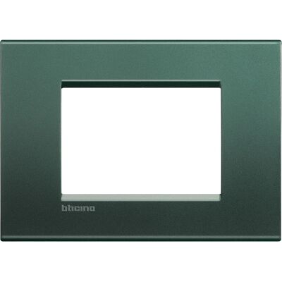 Legrand LNA4803PK Plaque murale - Pour 3 interrupteurs ou prises - Publicité Legrand LNA4803PK Plaque murale - Pour 3 interrupteurs ou prises - Publicité
